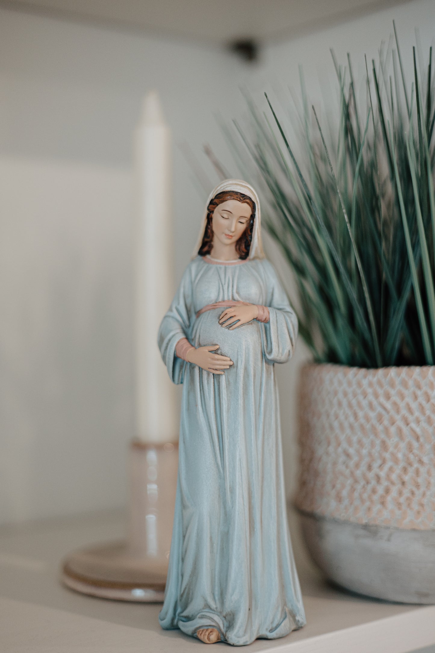 Mary, Mother of God Statue