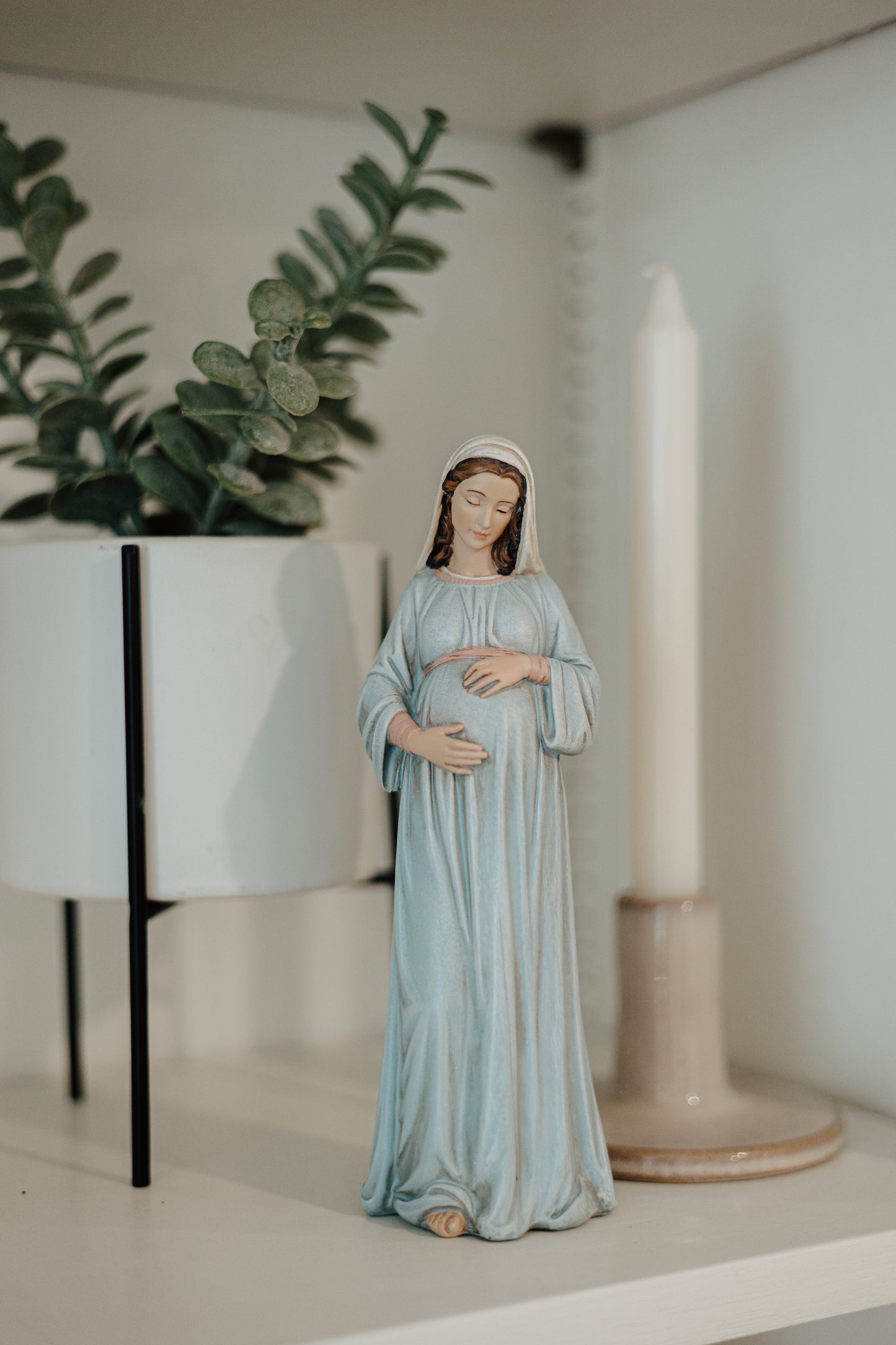 Mary, Mother of God Statue