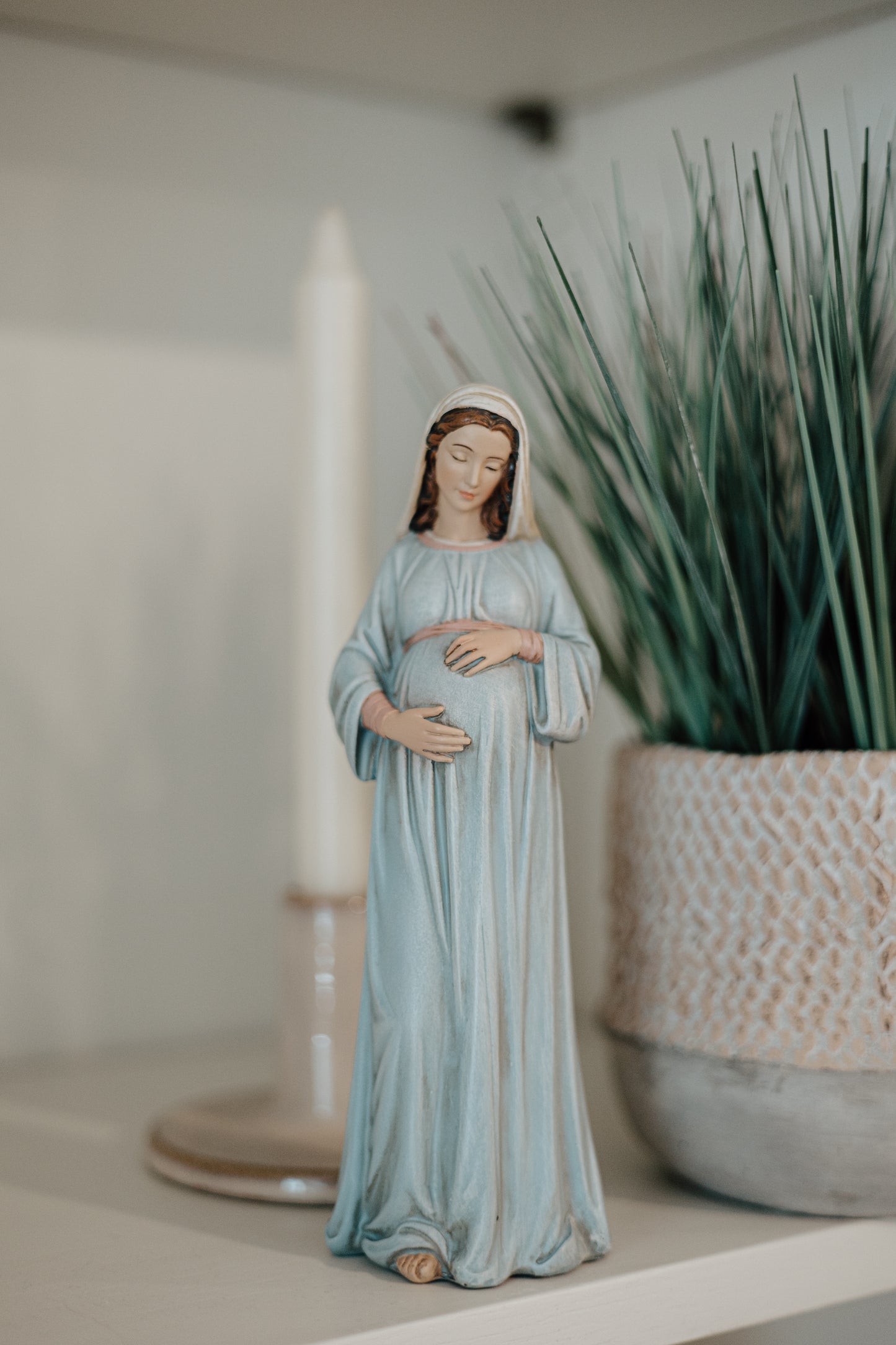 Mary, Mother of God Statue